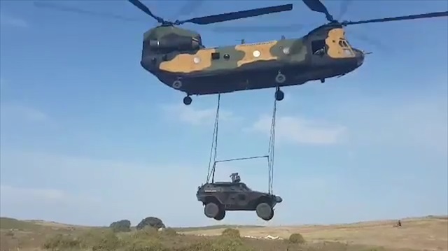Cobra araçlarının nakliyesi nefes kesti