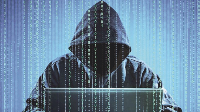 Facebook’un hisselerindeki düşüşlerle birlikte, birçok kullanıcı hesaplarını kapatmaya başladı ama iş işten geçmiş oldu.