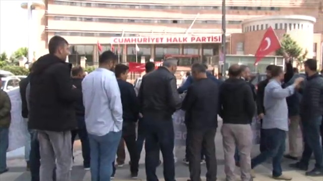 Pazarcılar CHP Genel Merkezi önünde eylem yaptı
