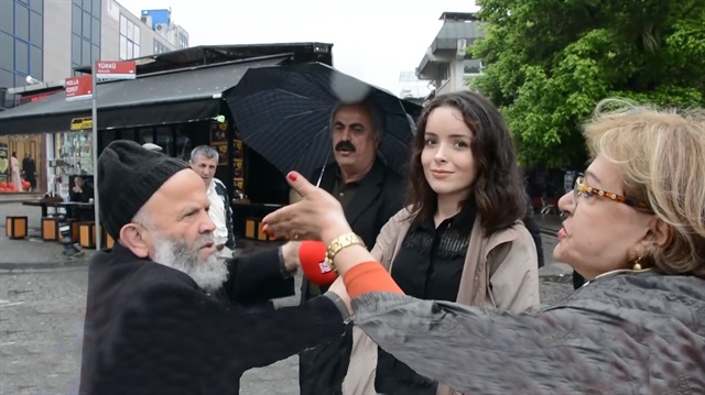 Kime oy vereceksiniz sorusuna çok çirkin taciz!
