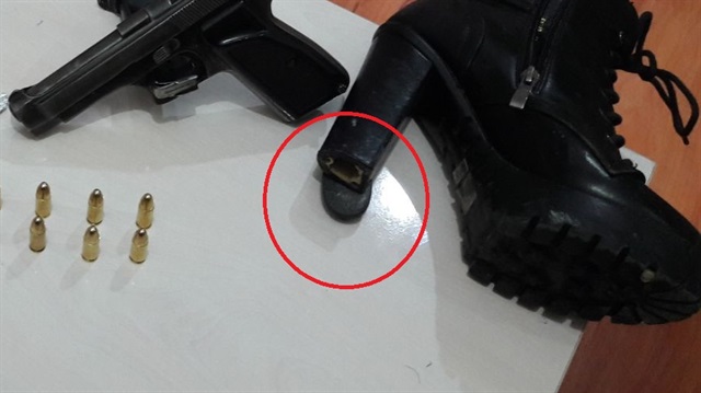 Uyuşturucu ayakkabının topuğundan çıktı.
