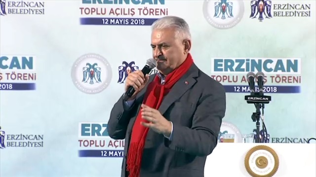 Millet üflemeye değil yapılanlara bakacak