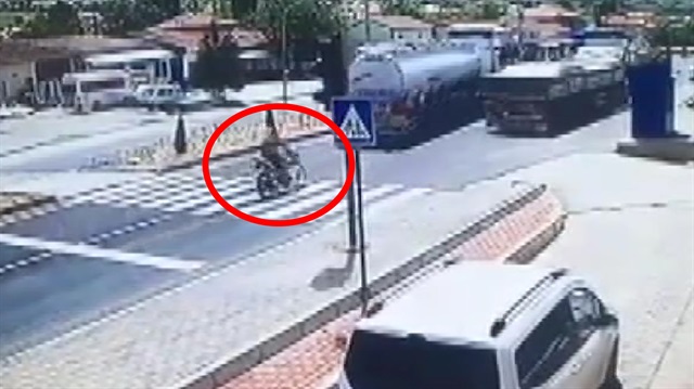 Motosikletli astsubayın hayatını kaybettiği kaza anı kamerada