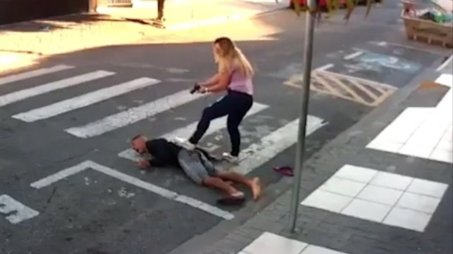 Kahraman kadın, silahlı gaspçıyı böyle etkisiz hale getirdi