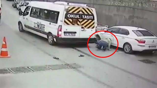 Mazgala takılan kadın ölümden saniyelerle kurtuldu