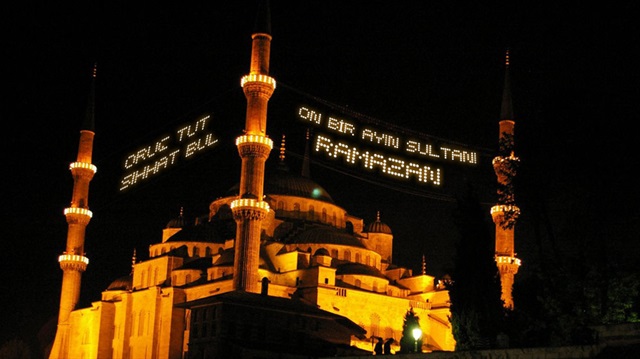 Diyanet tarafından Adana'da sahur ve iftar vakitleri açıklandı.