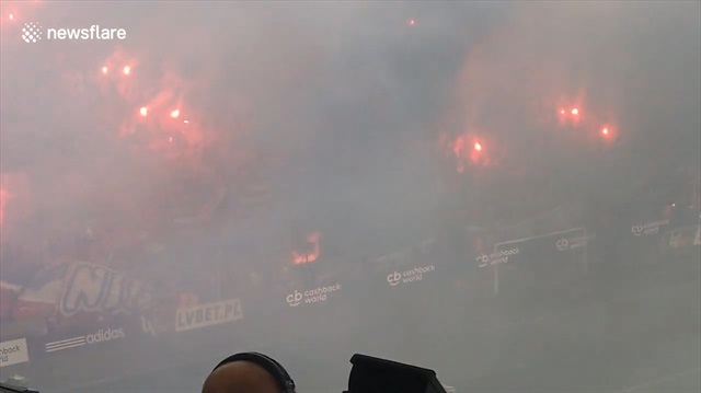Kutlama yapmak isterken stadı yaktılar