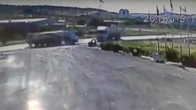 Feci kaza kamerada: Hafriyat TIR'ları kafa kafaya böyle çarpıştı