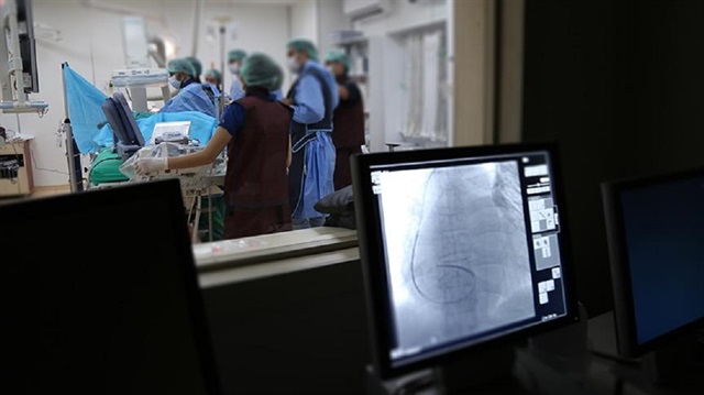 Kalp ameliyatlarında 2 gramlık kalp pilinin 25 gramlık pillere göre birçok avantajı bulunuyor.