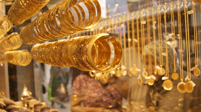 Dün dolar kurundaki dalgalanmaların etkisiyle 182,4-187,1 lira bandında dalgalı hareket eden altının gram fiyatı, günü önceki kapanışa göre yüzde 0,41 azalışla 183,2 liradan tamamladı.