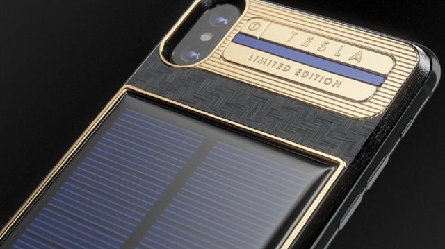 Cihaz ilk etapta 99 adet üretilecekti; ancak yoğun ilgi görünce iPhone X Tesla'dan 999 adet üretilme kararı verildi.