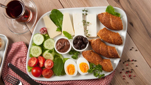 Diyetisyen Serap Kocaağlar, sahurun vazgeçilmemesi gereken bir öğün olduğunu vurguladı.