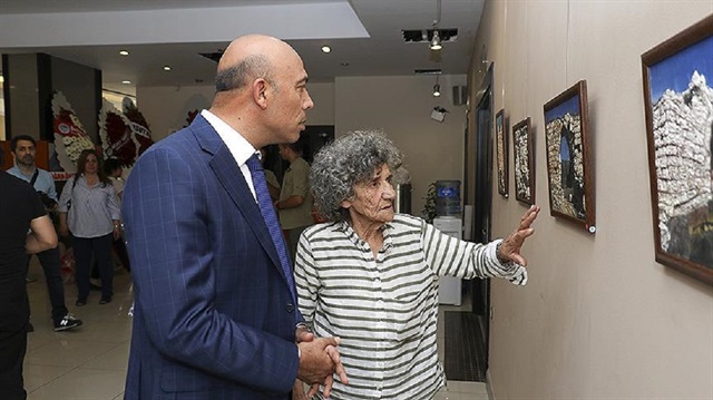 Ressam Nasif, serginin gelirini Afrin'de şehit olan Mersinli askerlerin annelerine bağışlayacak.
