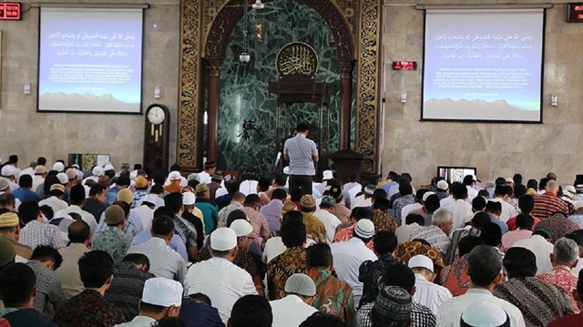 Endonezya'da İslam araştırılıyor.