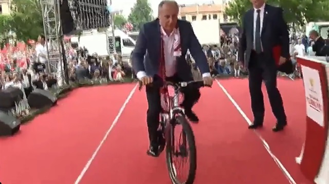 Muharrem İnce kendisine böyle güldürdü