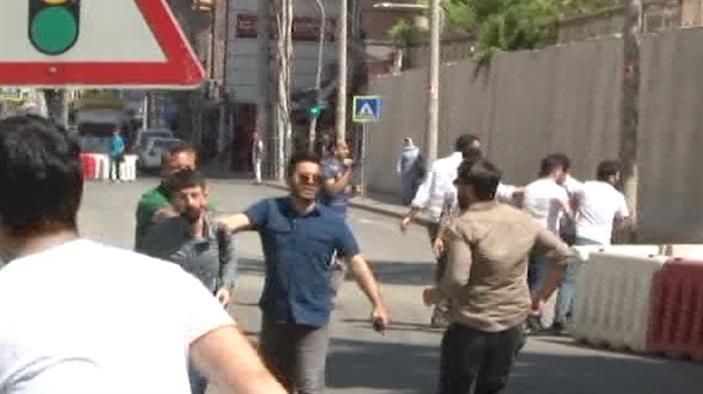 Polis, Öcalan lehine slogan atan şahsı böyle paketledi