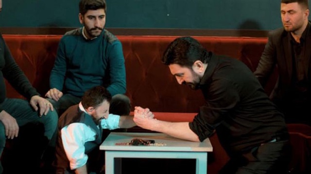 '3 Vakte Kadar' 18 Mayıs'ta 40 sinema salonunda vizyona girmişti.