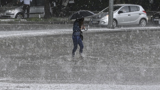 Meteorolojiden bazı illere kuvvetli yağış uyarısı yapıldı.