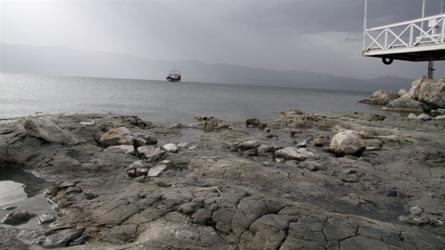 Burdur Gölü'nün yaklaşık 3'te 1'i kurudu.