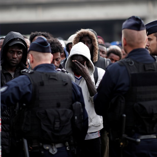 Paris’te alıştığımız görüntü!