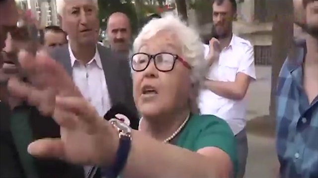 Yaşlı Teyze'den 'Neden Erdoğan'a oy vereceksiniz?' sorusuna şiir gibi cevaplar