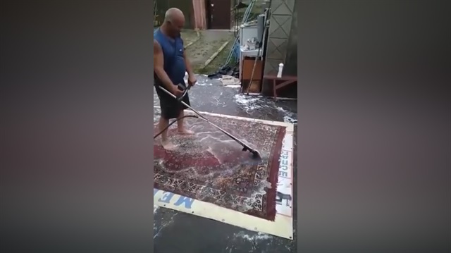 Halı yıkamada çığır açan adam