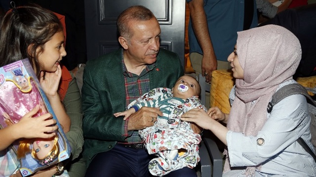 Cumhurbaşkanı Erdoğan, Diyarbakır'da vatandaşlarla sohbet etti