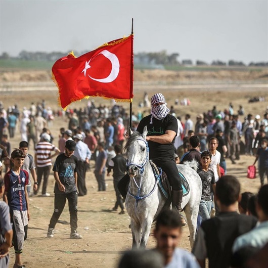 İşgalci İsrail'e Türk Bayrağı'yla karşı koydu