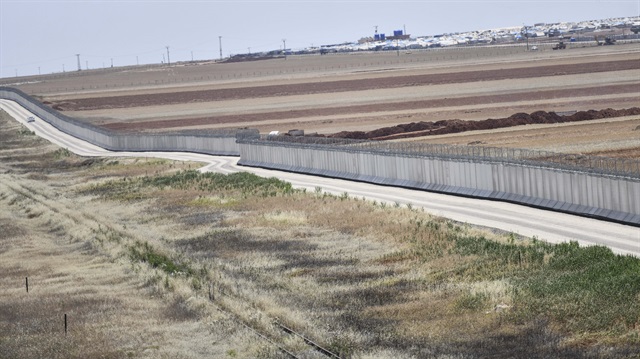 TOKİ, Suriye sınırındaki 564 kilometrelik güvenlik duvarını tamamladı.