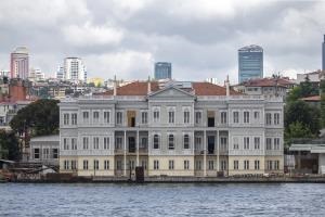 بالصور قصور مضيق البوسفور بإسطنبول.. تحف تاريخية صامدة بوجه الزمن 8 بالصور قصور مضيق البوسفور بإسطنبول.. تحف تاريخية صامدة بوجه الزمن 7