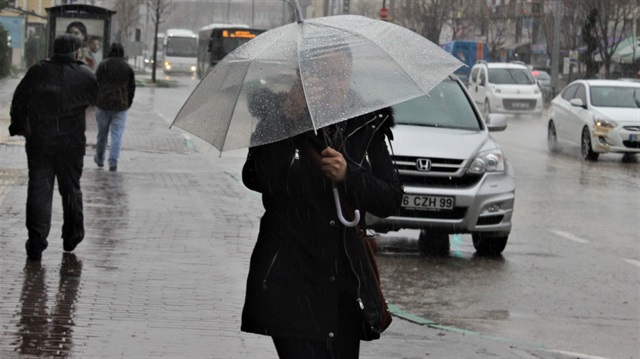 Meteoroloji, sağanak yağış uyarısında bulundu.