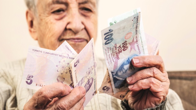 Ölüm aylığı alana ikramiyesi verildi