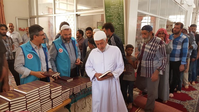 وقف الديانة التركي يوزع ألفي نسخة من معاني القرآن بـ 12 لغة
