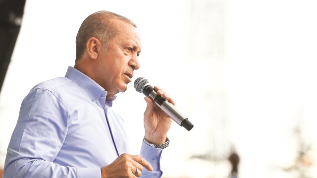 Erdoğan, terörün sözcüsü HDP’nin adayı Demirtaş’ı cezaevinde ziyaret eden CHP’nin adayı Muharrem İnce’yi eleştirdi.