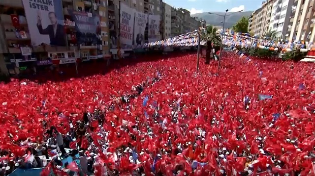 Hundreds of thousands of supporters greet Erdoğan in SE Turkey