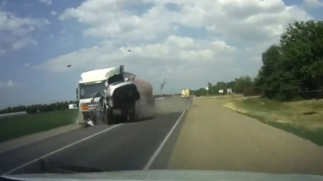 Önce otomobile sonra tankere çarptı