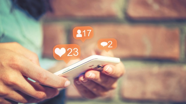 Siber zorbalığın en çok yaşandığı platform ise yüzde 40 ile Instagram iken, Facebook ve Snapchat onu takip ediyor