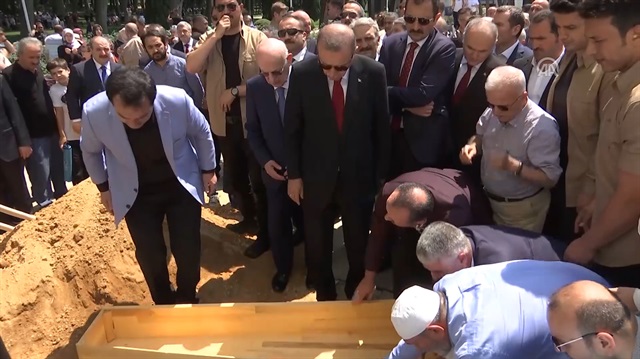 Prof. Dr. Fuat Sezgin son yolculuğuna böyle uğurlandı