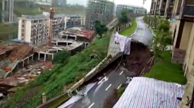 Yol böyle çöktü