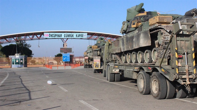 Konvoylar eşliğinde yapılan askeri sevkıyatta Öncüpınar Sınır Kapısı da kullanılıyor.