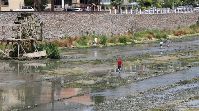 Yeşilırmak nehri susuz kaldı.