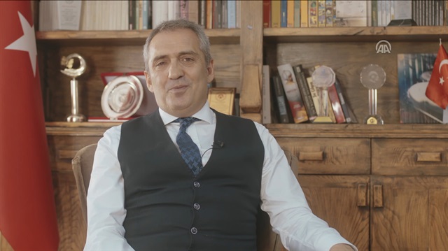 Ünlüler tematik liseler için bir araya geldi