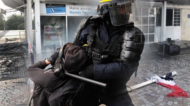 Fransız polisi, üç gün önce kimlik kontrolü sırasında 22 yaşındaki göçmen kökenli bir genci öldürdü.