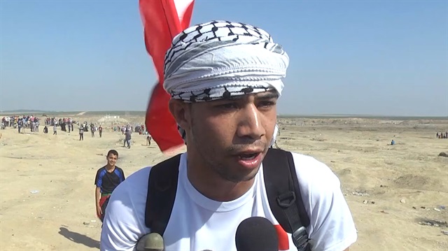 Filistinli Selim yaralı katıldığı gösterilerde yine Türk bayrağı açtı