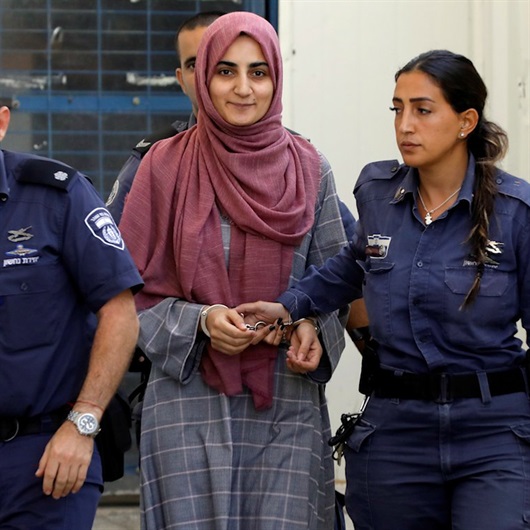 İsrail zindanlarındaki Ebru Özkan mahkemeye prangalı çıkarıldı!