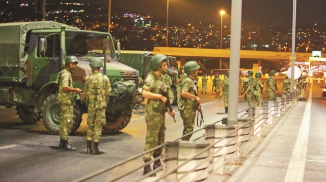KHK'larla 125 bin kişi kamudan ihraç edildi