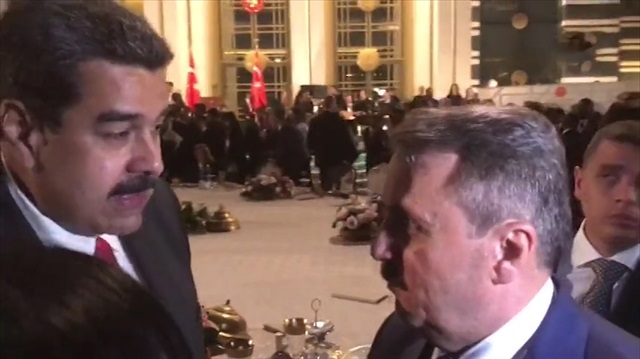 Destici-Maduro arasında samimi diyalog