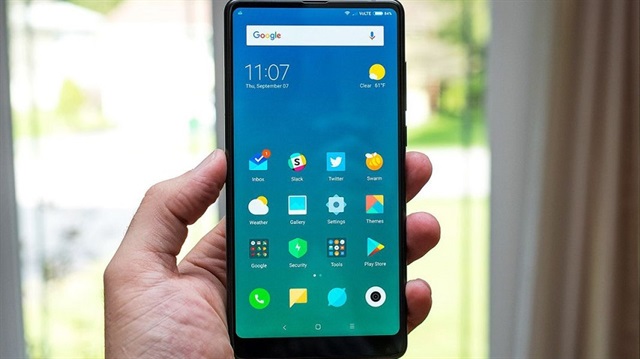Yeni Xiaomi Mi Mix 2S, DCI-P3 renk gamı destekli ekranı, oldukça canlı bir görünüm sunuyor.