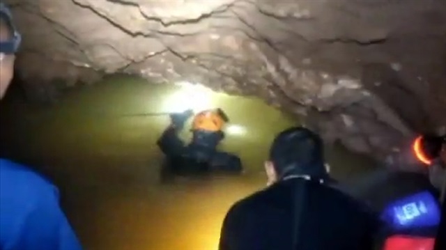 İşte Taylandlı çocukların kurtarılma anı...