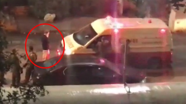 Yahudi yerleşimciler hasta taşıyan ambulansın önünü kesti!